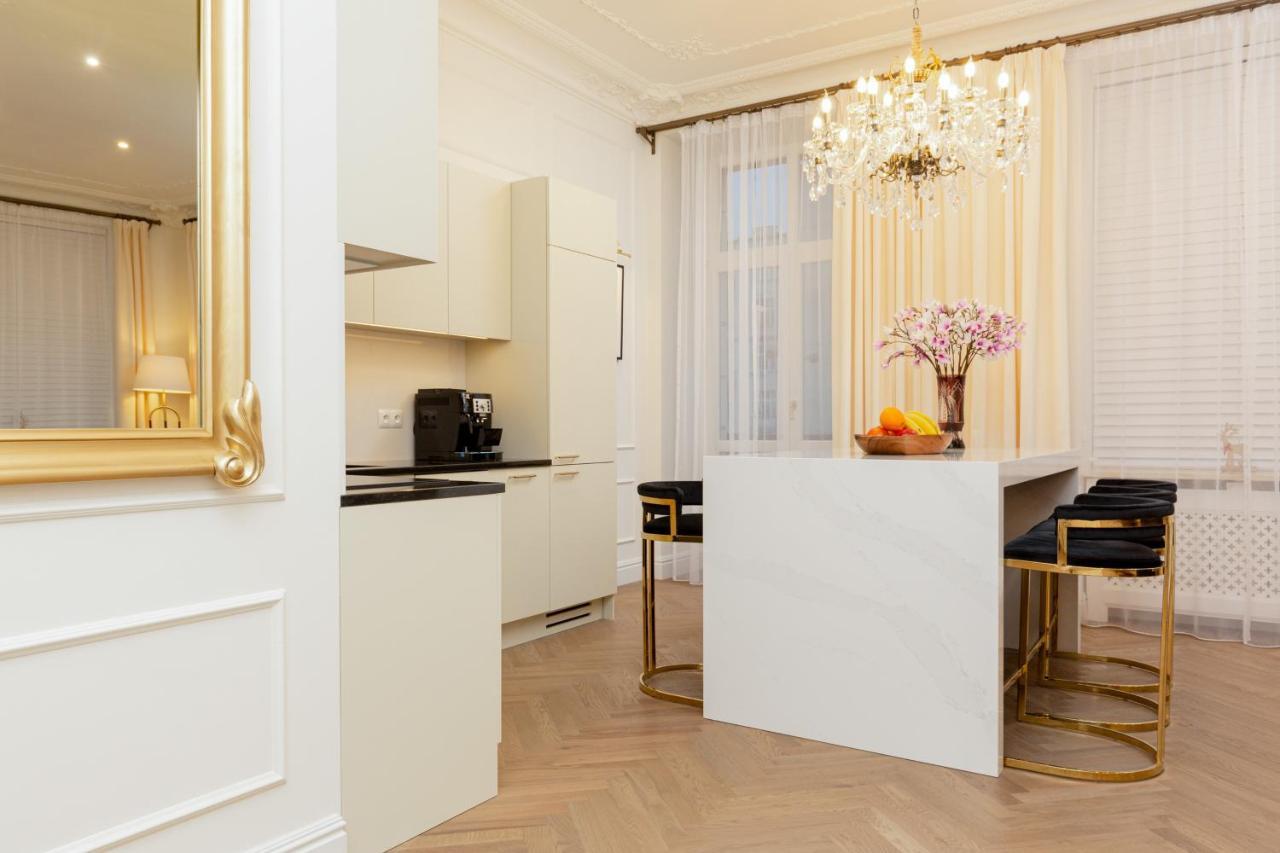 Royal Apartment Kopernika By Renters Prestige วอร์ซอ ภายนอก รูปภาพ