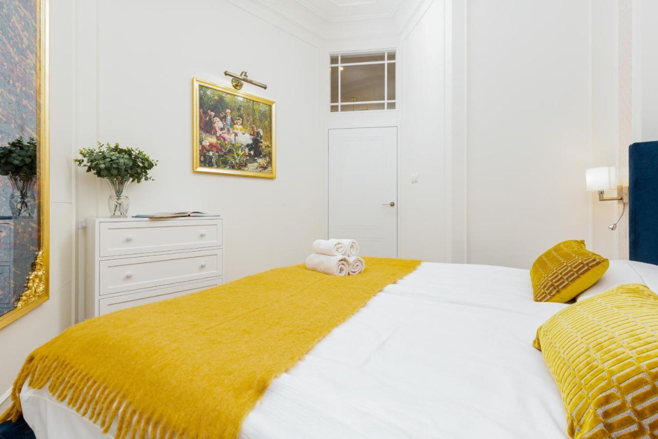 Royal Apartment Kopernika By Renters Prestige วอร์ซอ ภายนอก รูปภาพ