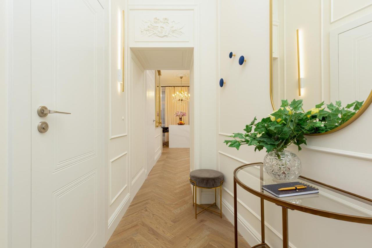 Royal Apartment Kopernika By Renters Prestige วอร์ซอ ภายนอก รูปภาพ