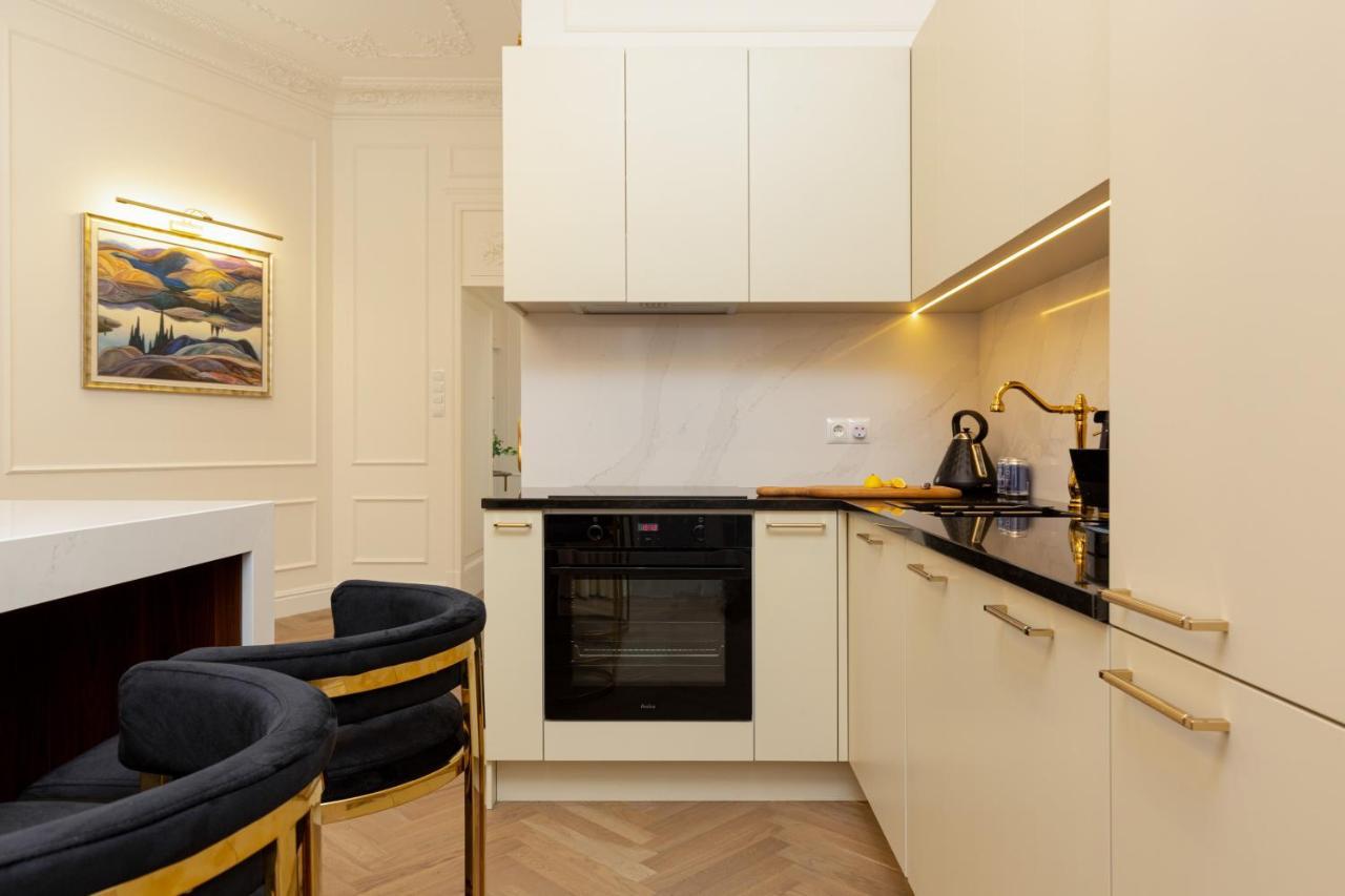 Royal Apartment Kopernika By Renters Prestige วอร์ซอ ภายนอก รูปภาพ
